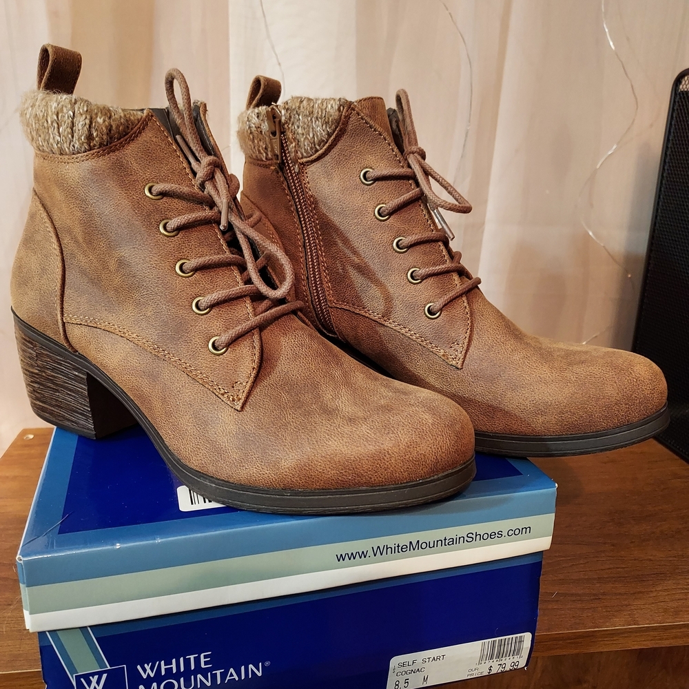 White Mountain Women's Brown Ankle Boots